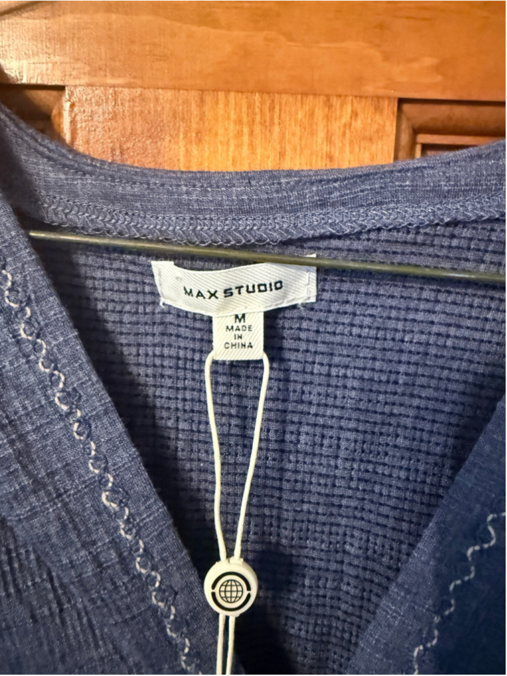 Women's Max Studio Blouse Size M Blue White V-Neck Tie Waist - Picture 3 of 4
